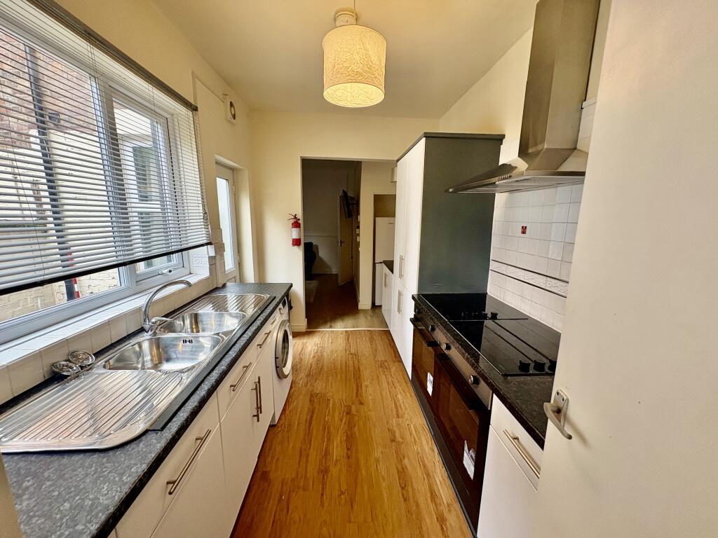 6 Bed house to Rent in City Centre | NG3 1DL - Image 4