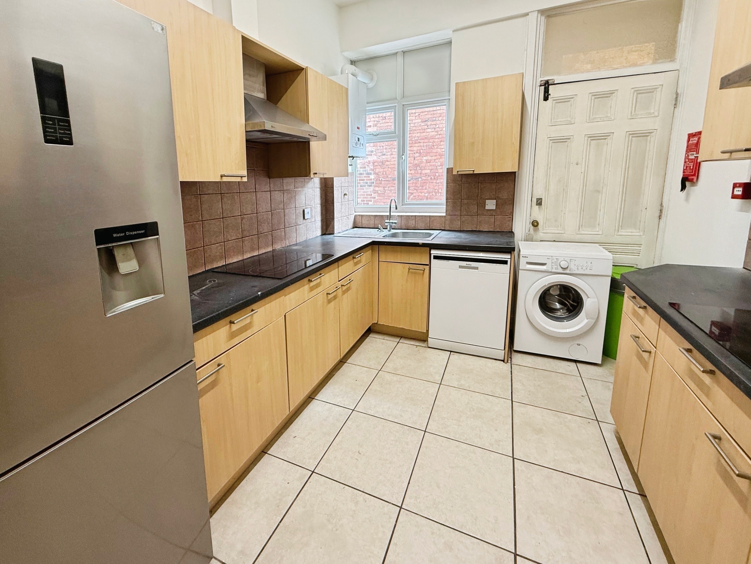 8 Bed house to Rent in Lenton | NG7 1QN - Image 6