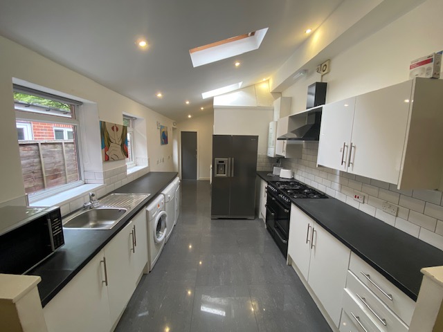 1 Bed house to Rent in Selly Oak | B29 6DA - Image 6