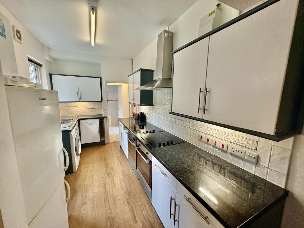6 Bed house to Rent in City Centre | NG3 1DL - Image 3