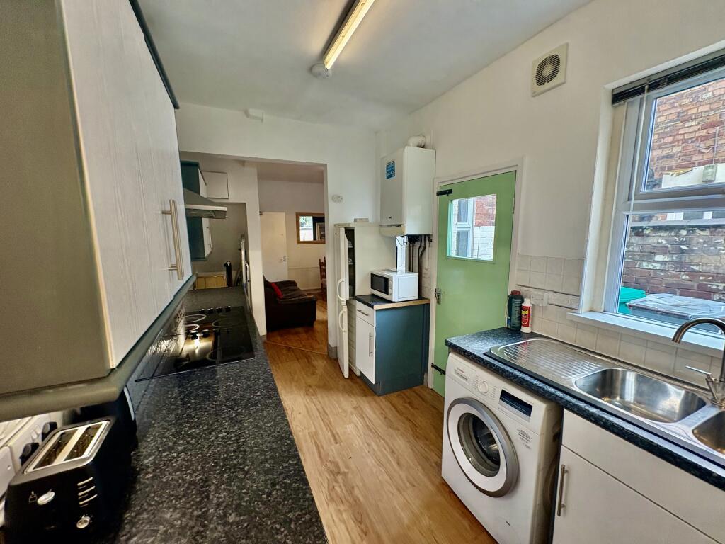 6 Bed house to Rent in City Centre | NG3 1DL - Image 4