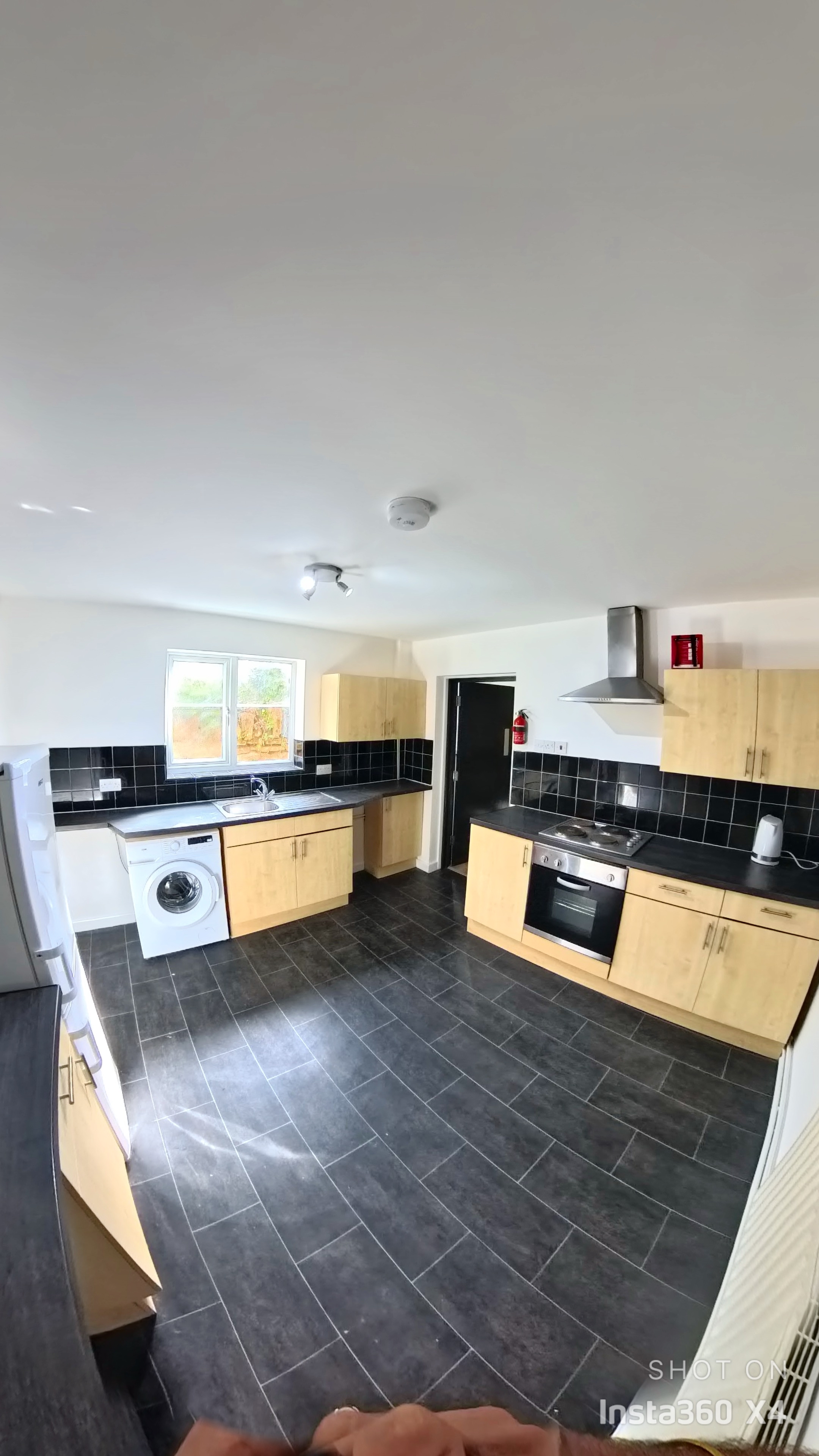 4 Bed house to Rent in Lenton | NG7 3DU - Image 3
