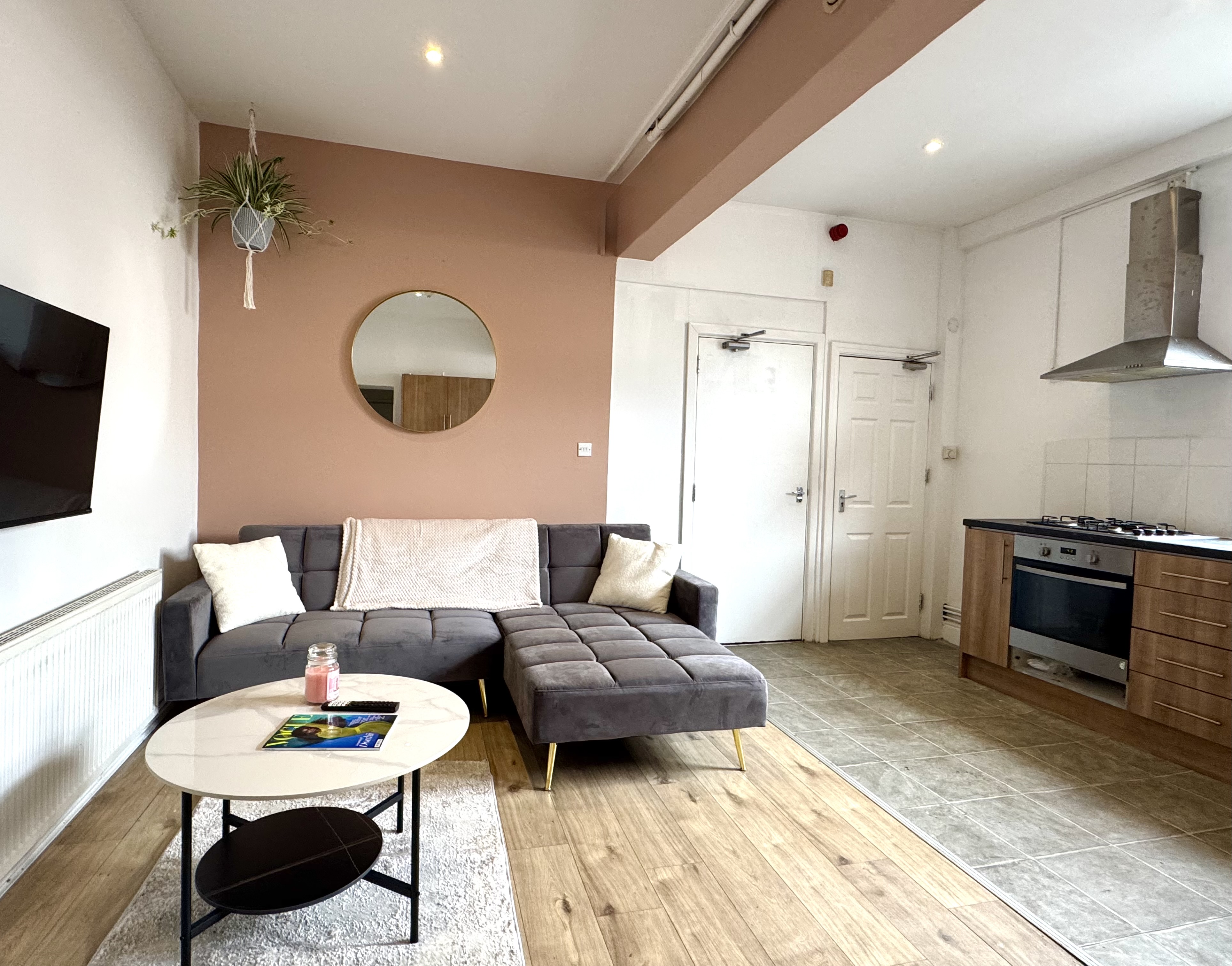 4 Bed flat to Rent in Arboretum | NG7 4AH - Image 2
