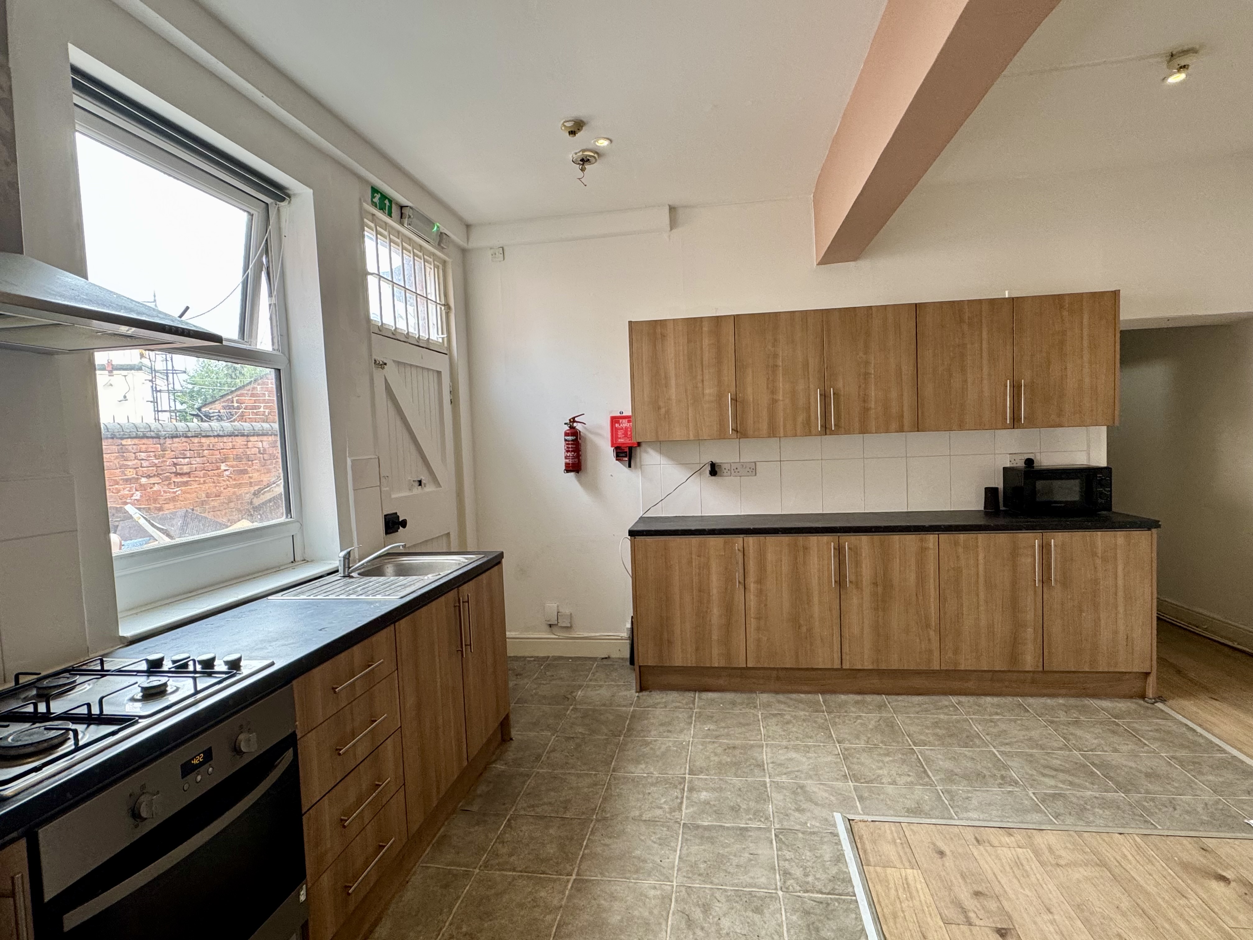 4 Bed flat to Rent in Arboretum | NG7 4AH - Image 4