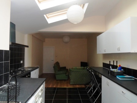 6 Bed house to Rent in Selly Oak | B29 6DR - Image 2