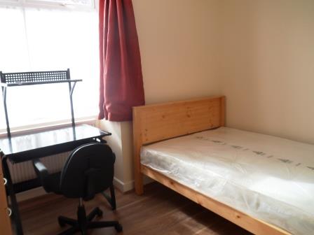 6 Bed house to Rent in Selly Oak | B29 6DR - Image 3