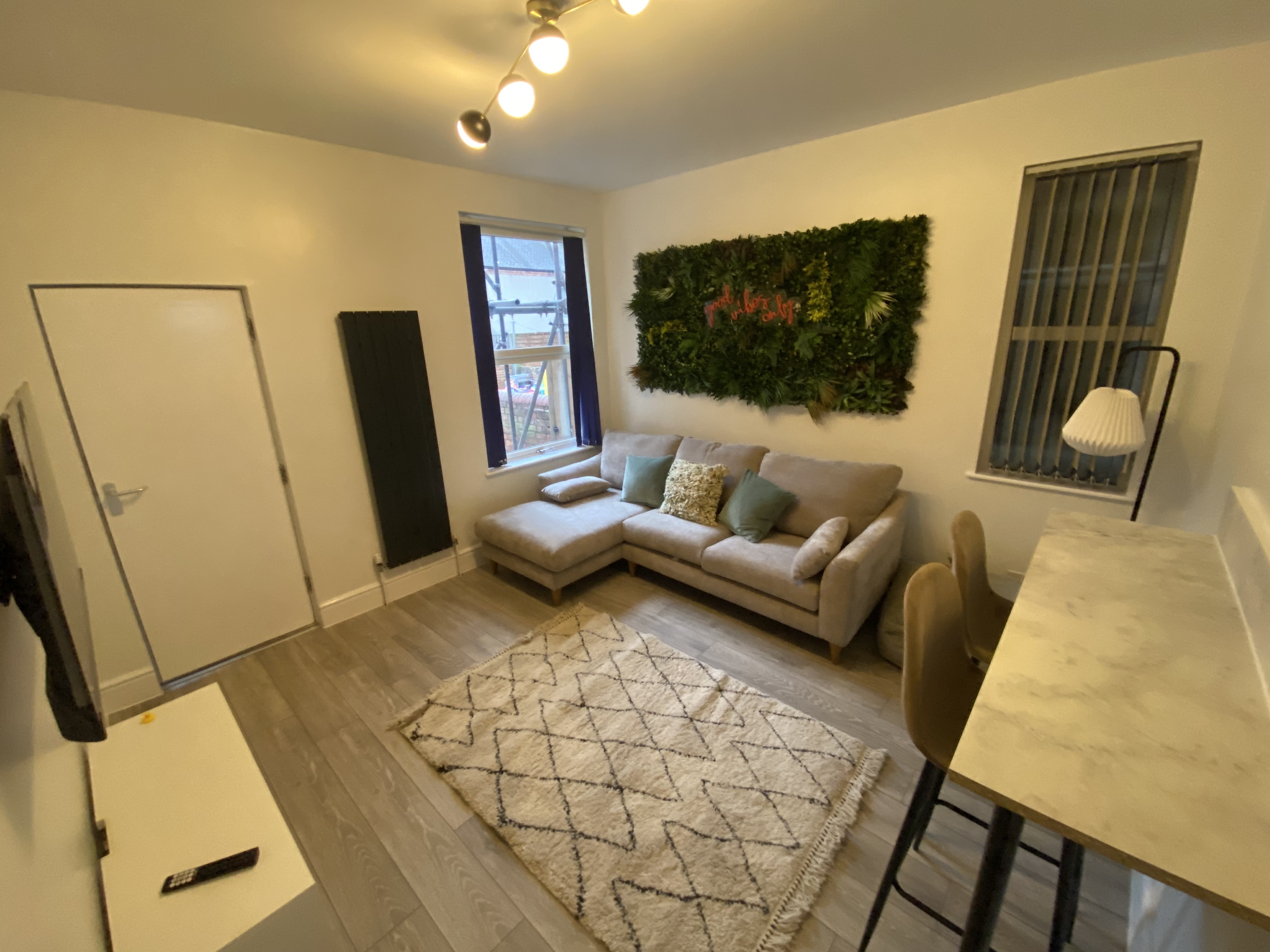 5 Bed house to Rent in Lenton | NG7 3BS - Image 3