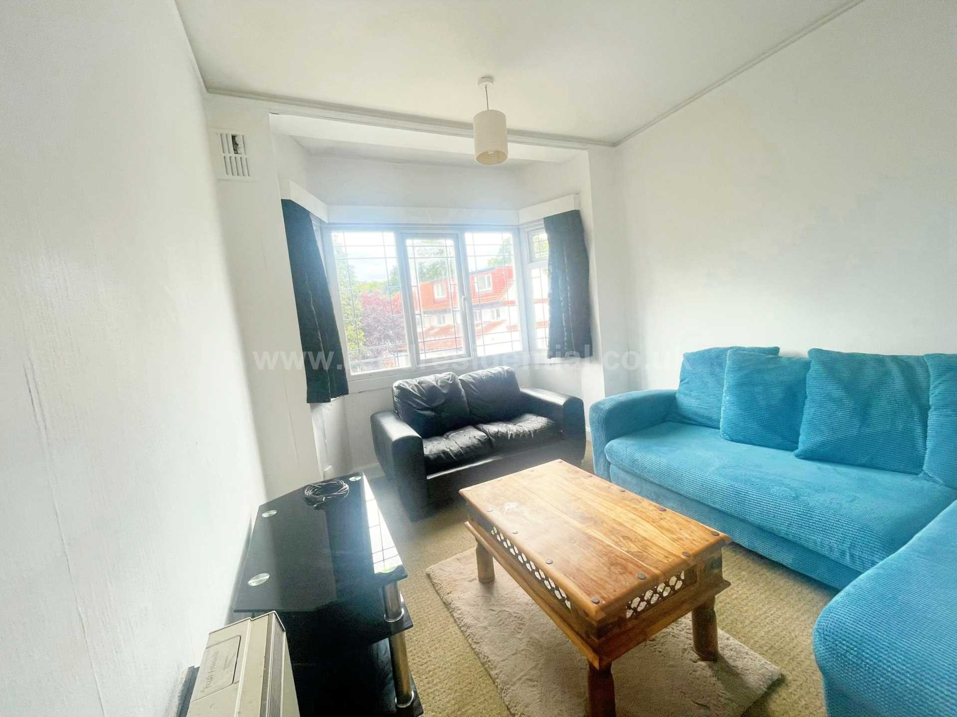 2 Bed flat to Rent in 201 Gibbins Rd | B29 6NH - Image 3