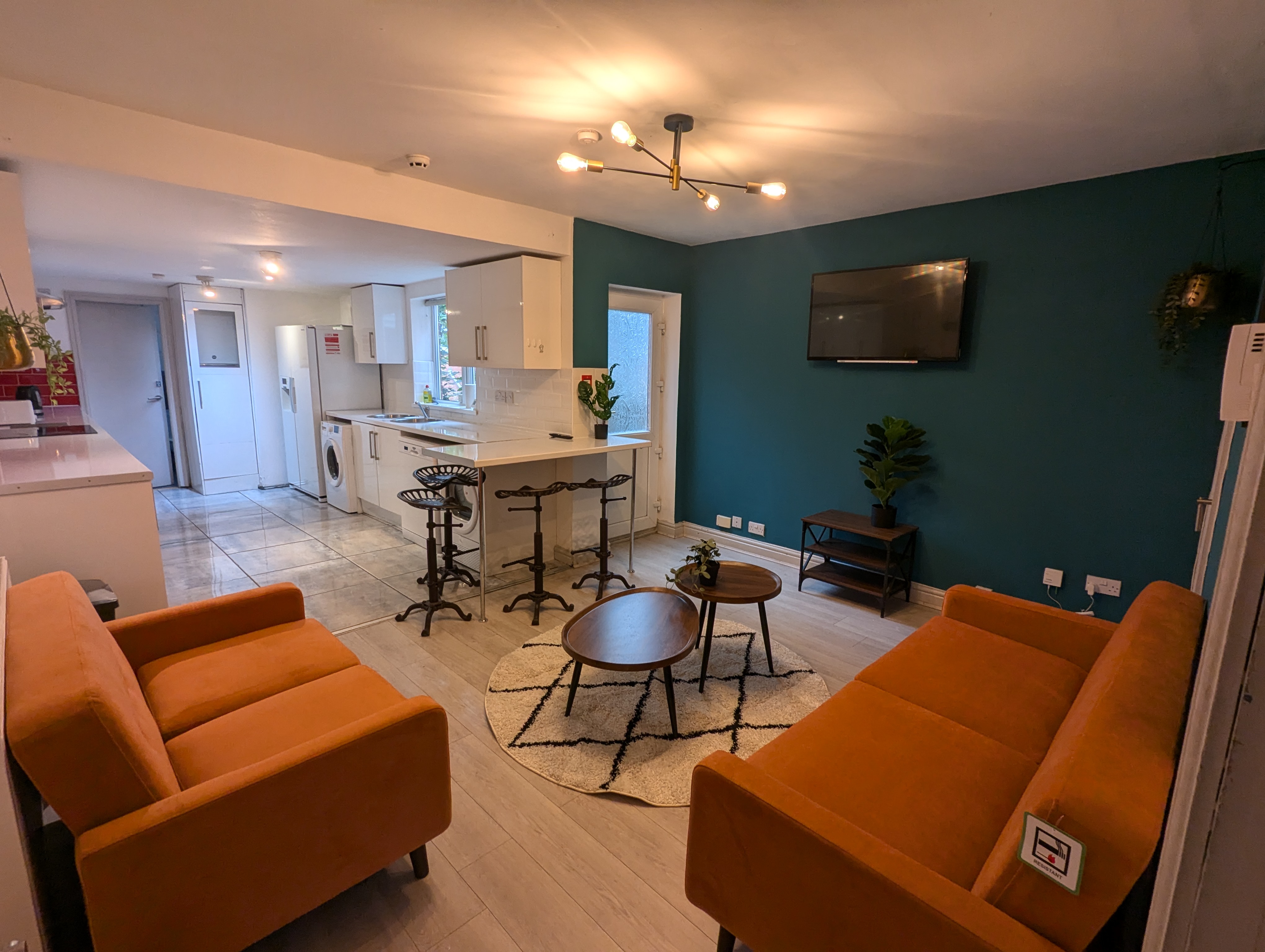 6 Bed house to Rent in Selly Oak | B29 7BA - Image 2