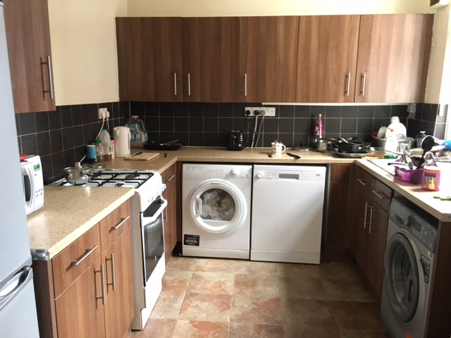 5 Bed house to Rent in Lenton | NG7 1HP - Image 2