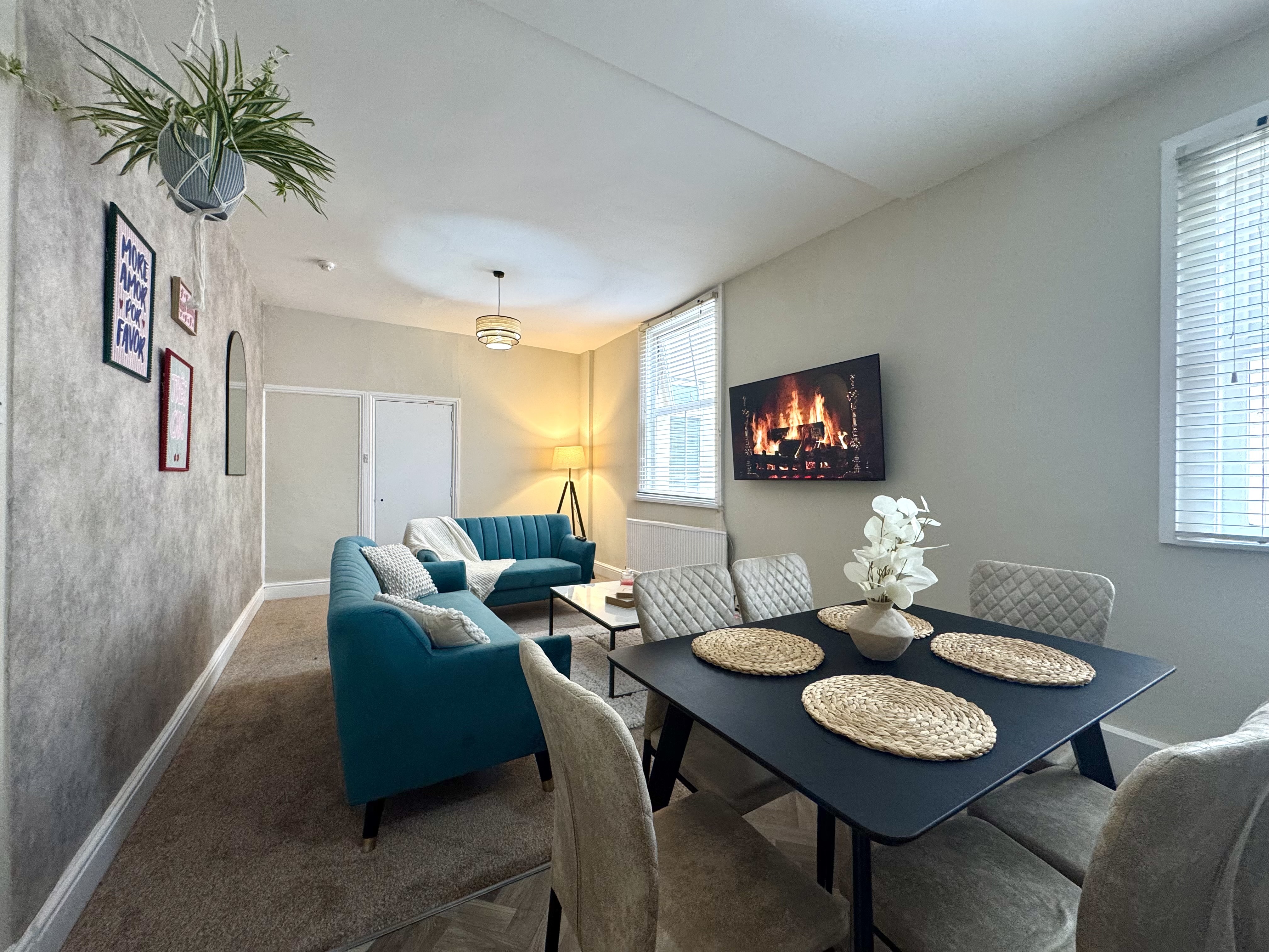 7 Bed house to Rent in Fishponds | BS16 3XB - Image 1