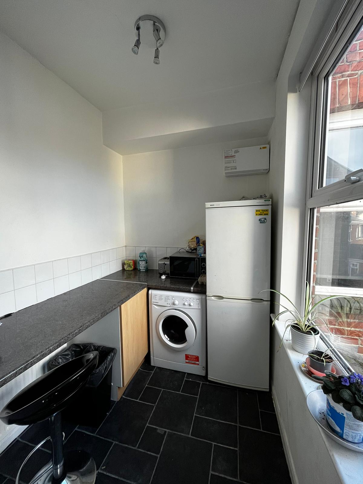 2 Bed house to Rent in Arboretum | NG7 4AH - Image 2