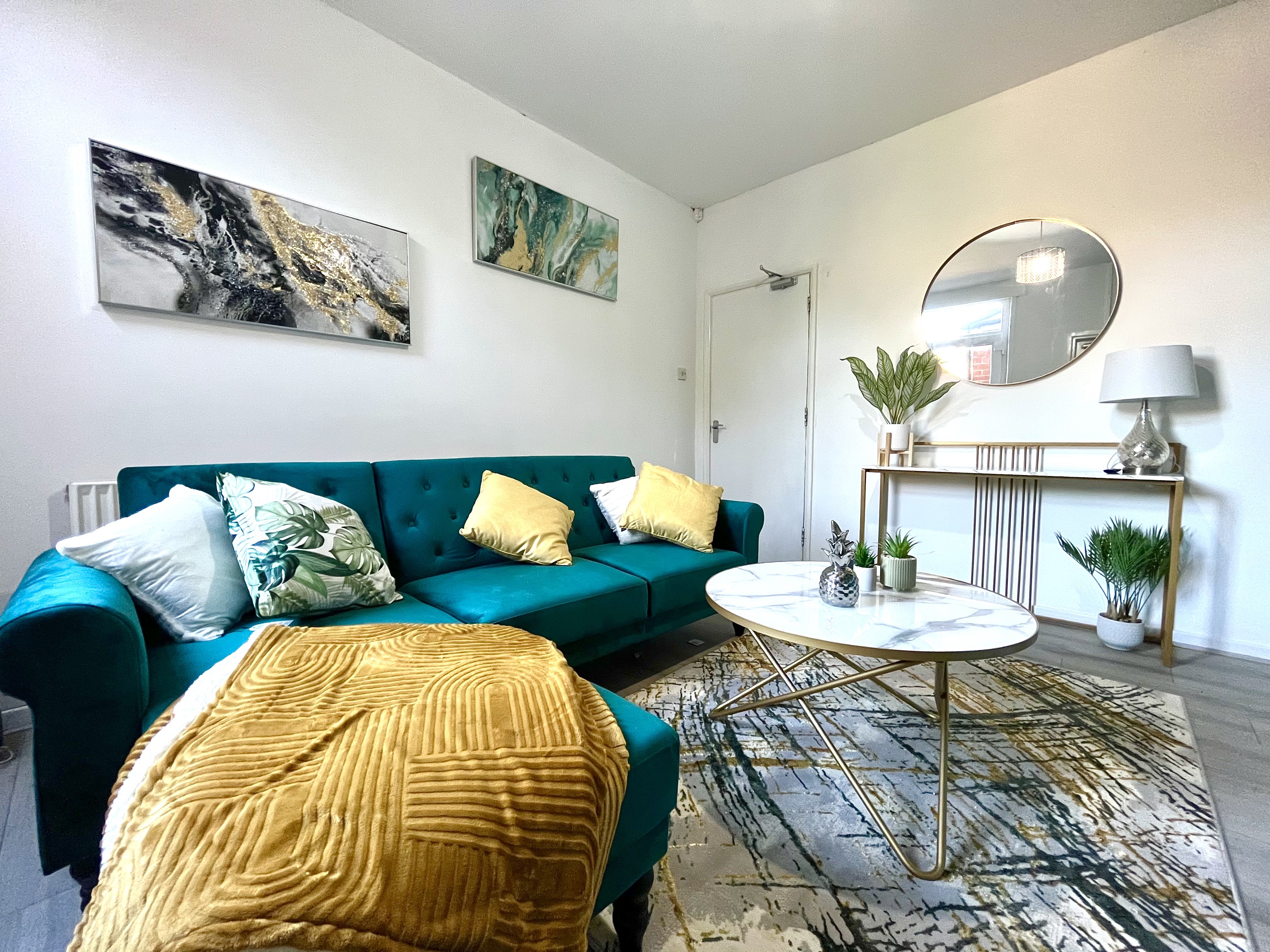 4 Bed house to Rent in Dunkirk | NG7 2JU - Image 1