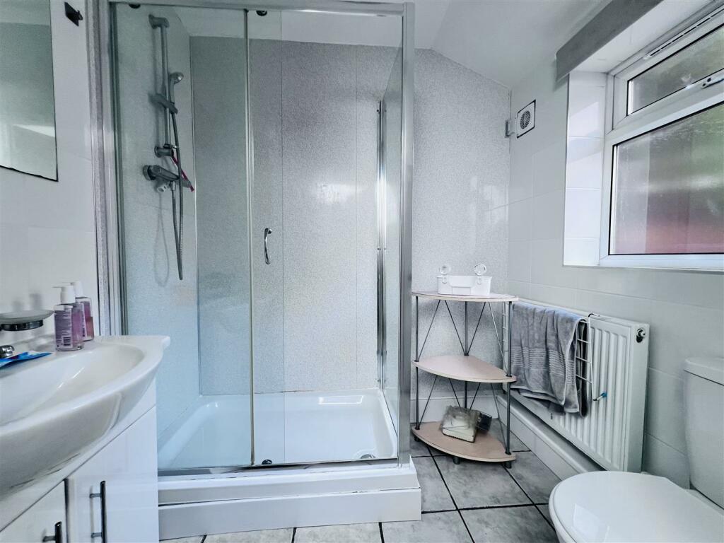 4 Bed house to Rent in Lenton | NG7 2DT - Image 5