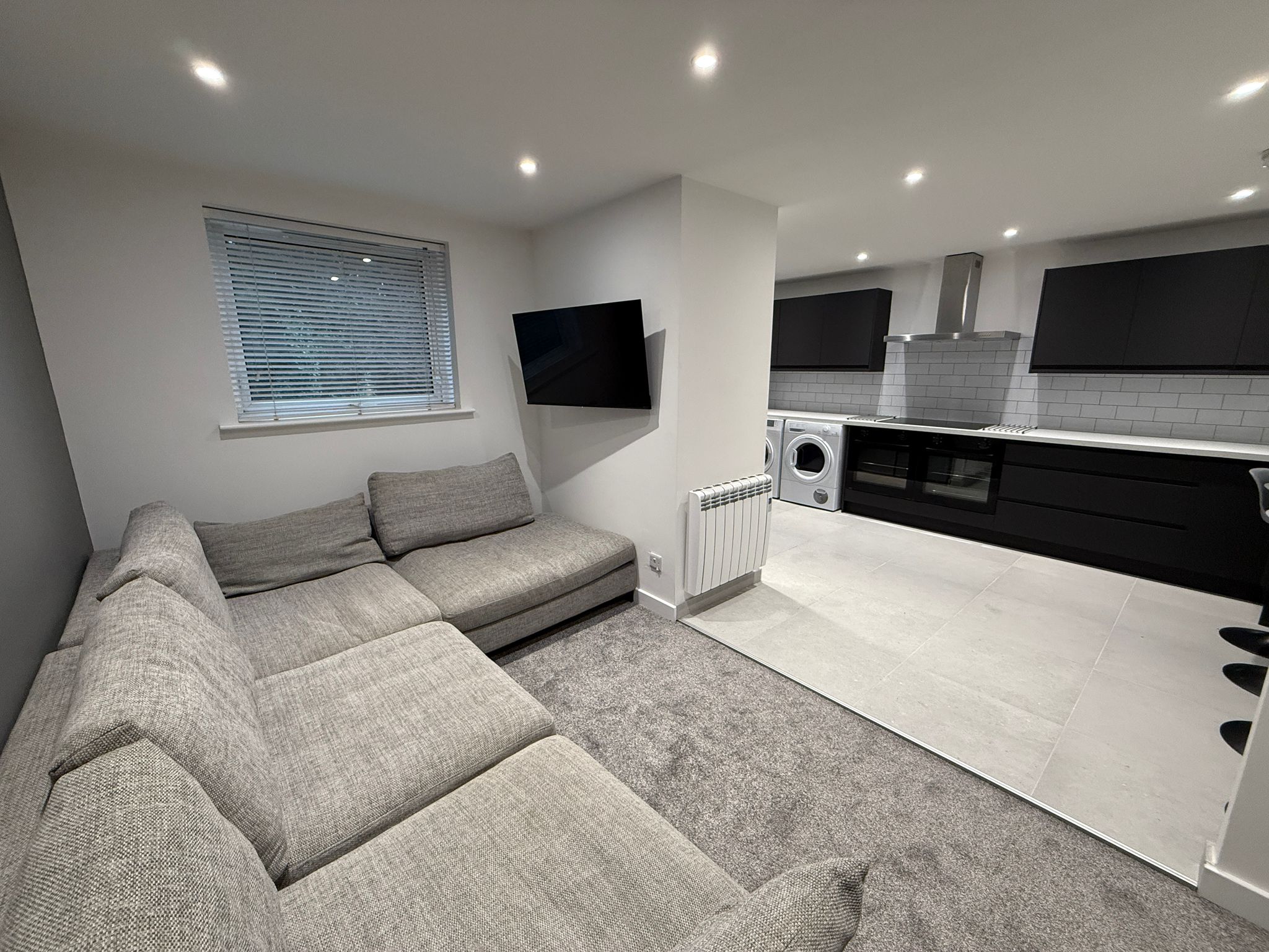 7 Bed flat to Rent in Dunkirk | NG7 2RP - Image 1