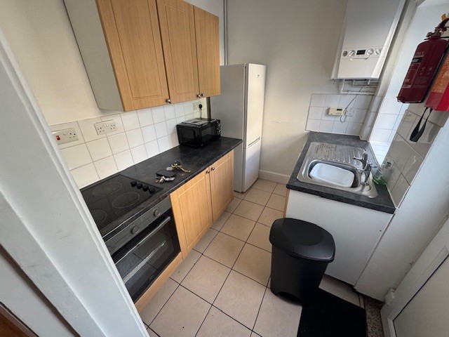 4 Bed house to Rent in California | DE1 1LX - Image 5