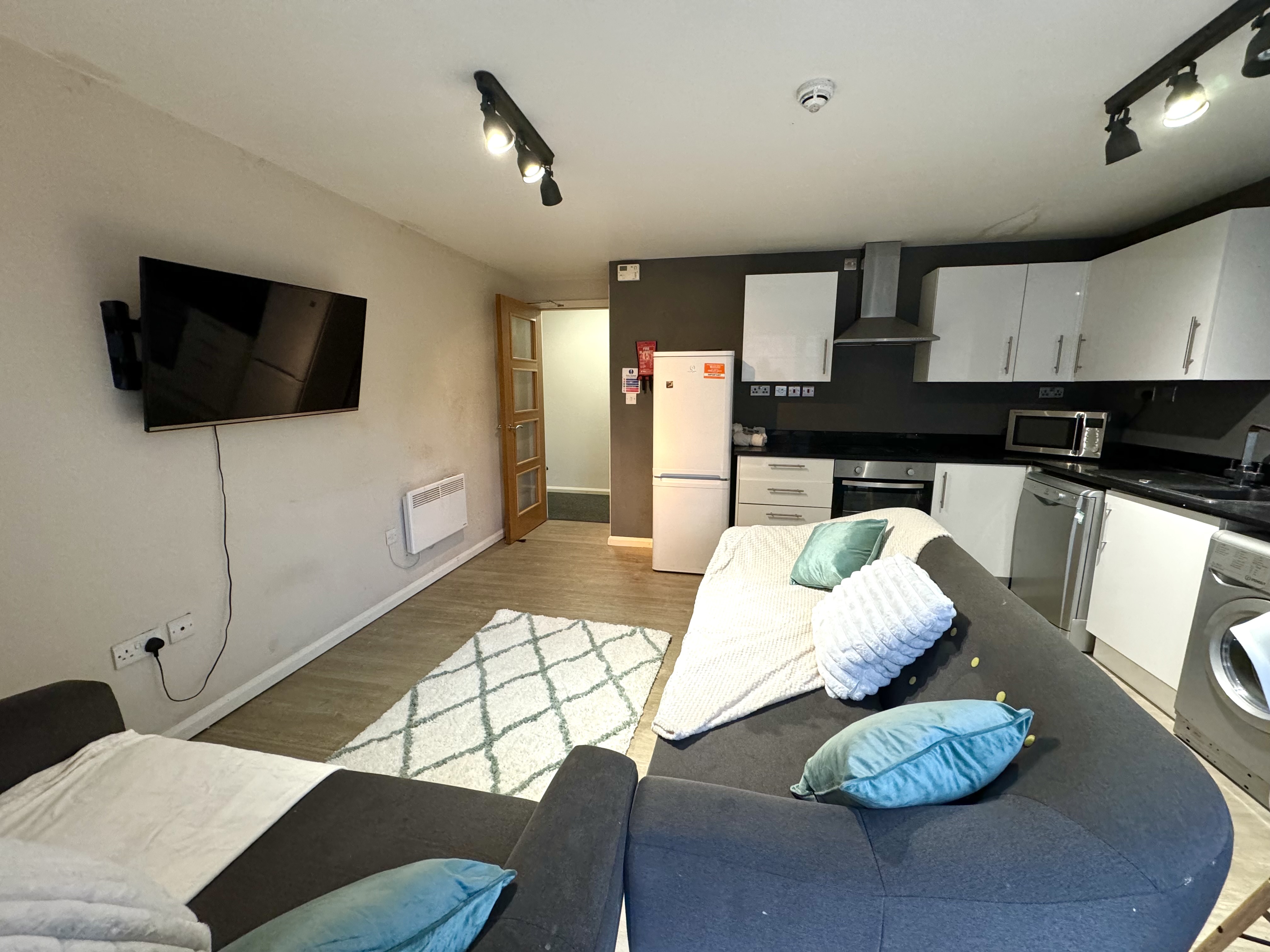 1 Bed flat to Rent in Lenton | NG7 3DD - Image 2