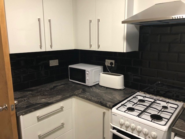 4 Bed house to Rent in Lenton | NG7 1LA - Image 2