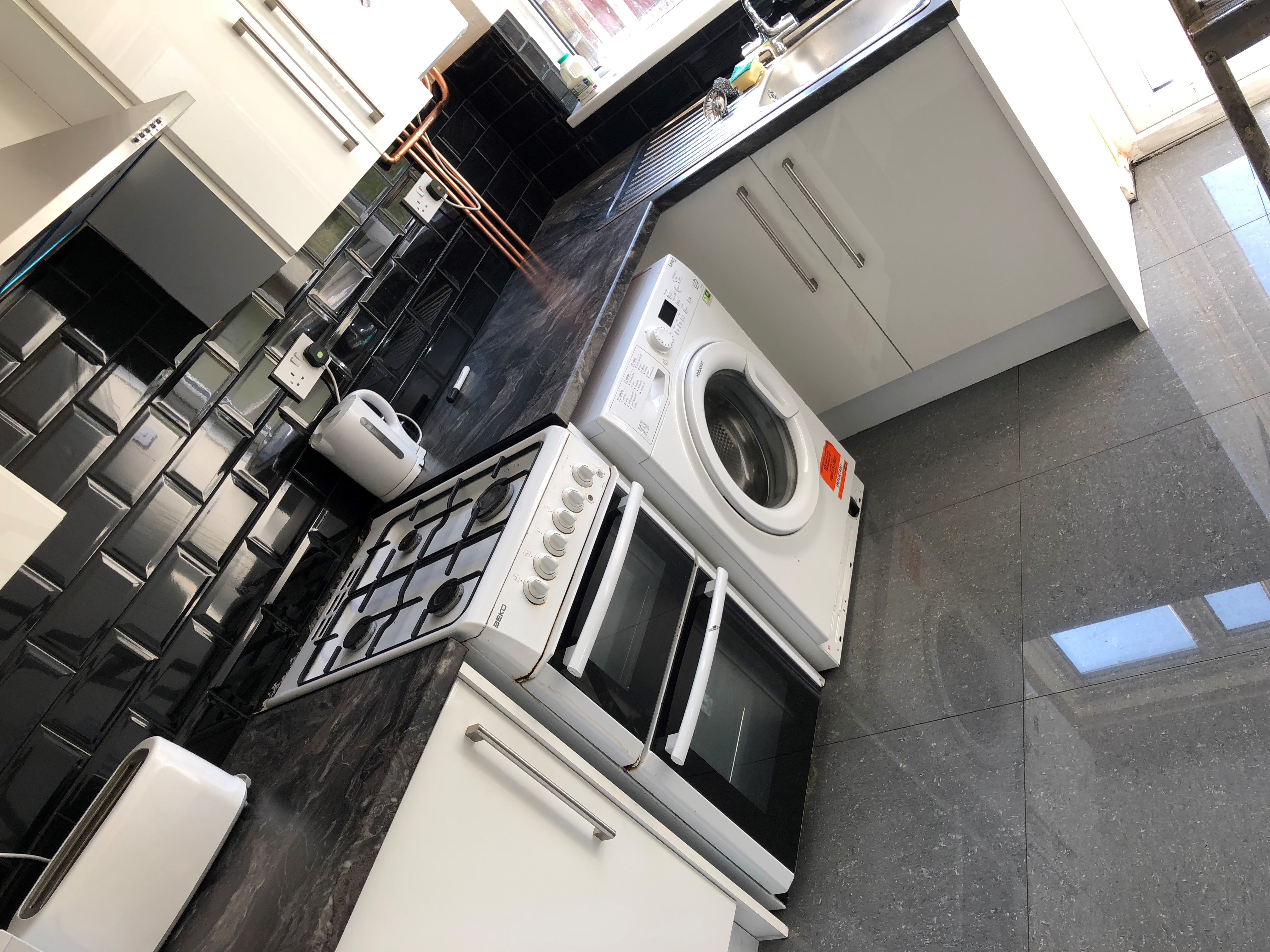 4 Bed house to Rent in Lenton | NG7 1LA - Image 5