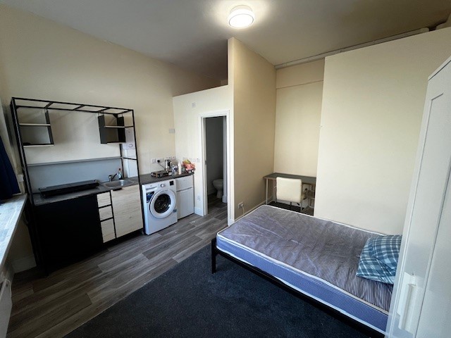 1 Bed flat to Rent in Redland | BS6 6HZ - Image 1