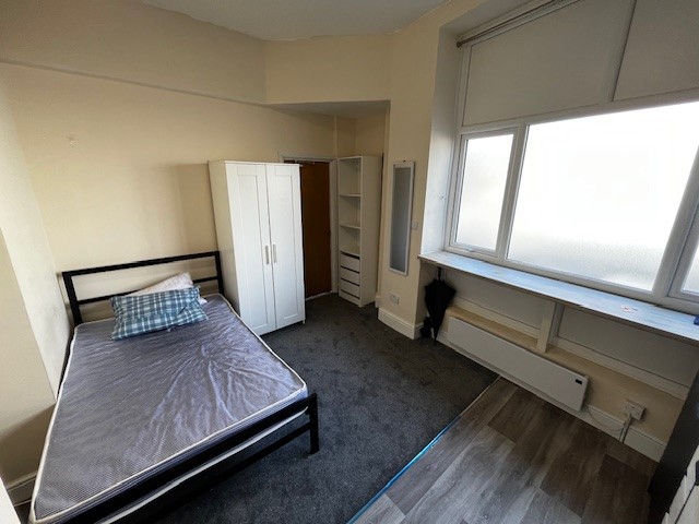 1 Bed flat to Rent in Redland | BS6 6HZ - Image 2
