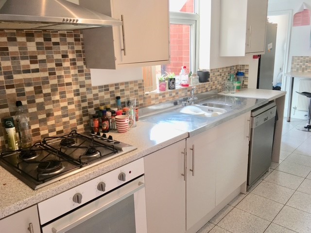 6 Bed house to Rent in Selly Oak | B29 7SL - Image 1