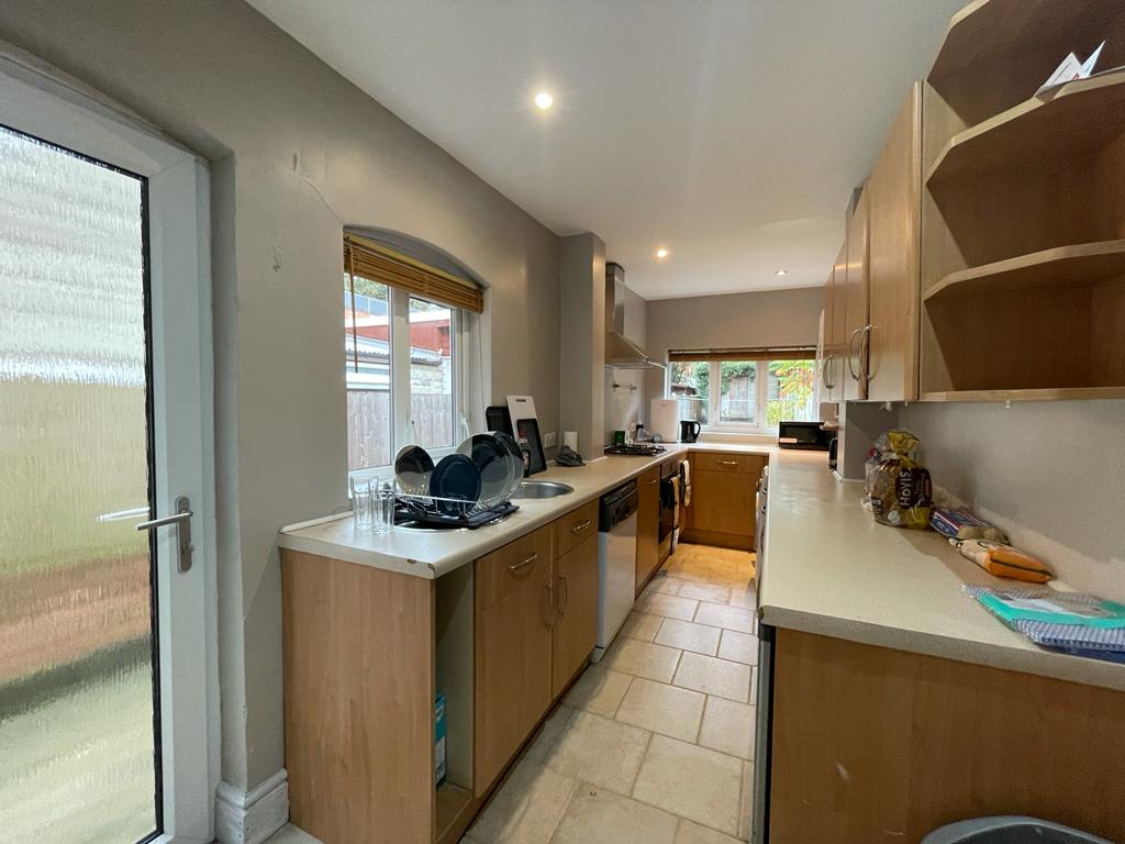 1 Bed house to Rent in Selly Oak | B29 6DA - Image 2