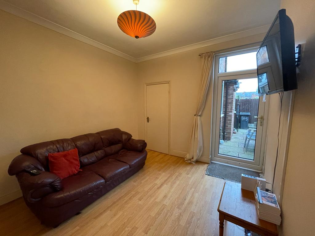 3 Bed house to Rent in Selly Oak | B29 7QR - Image 2