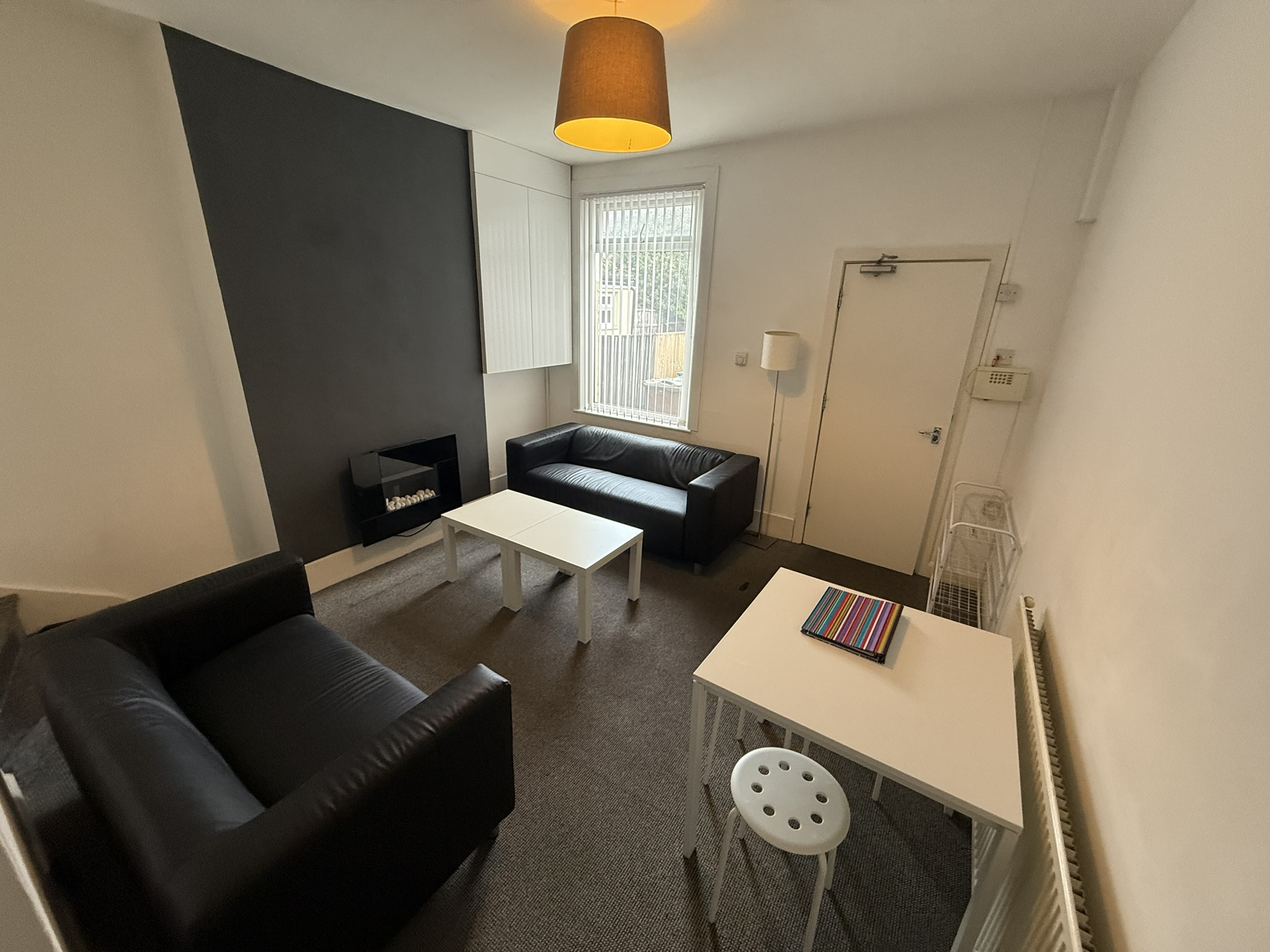 4 Bed house to Rent in Dunkirk | NG7 2JF - Image 2