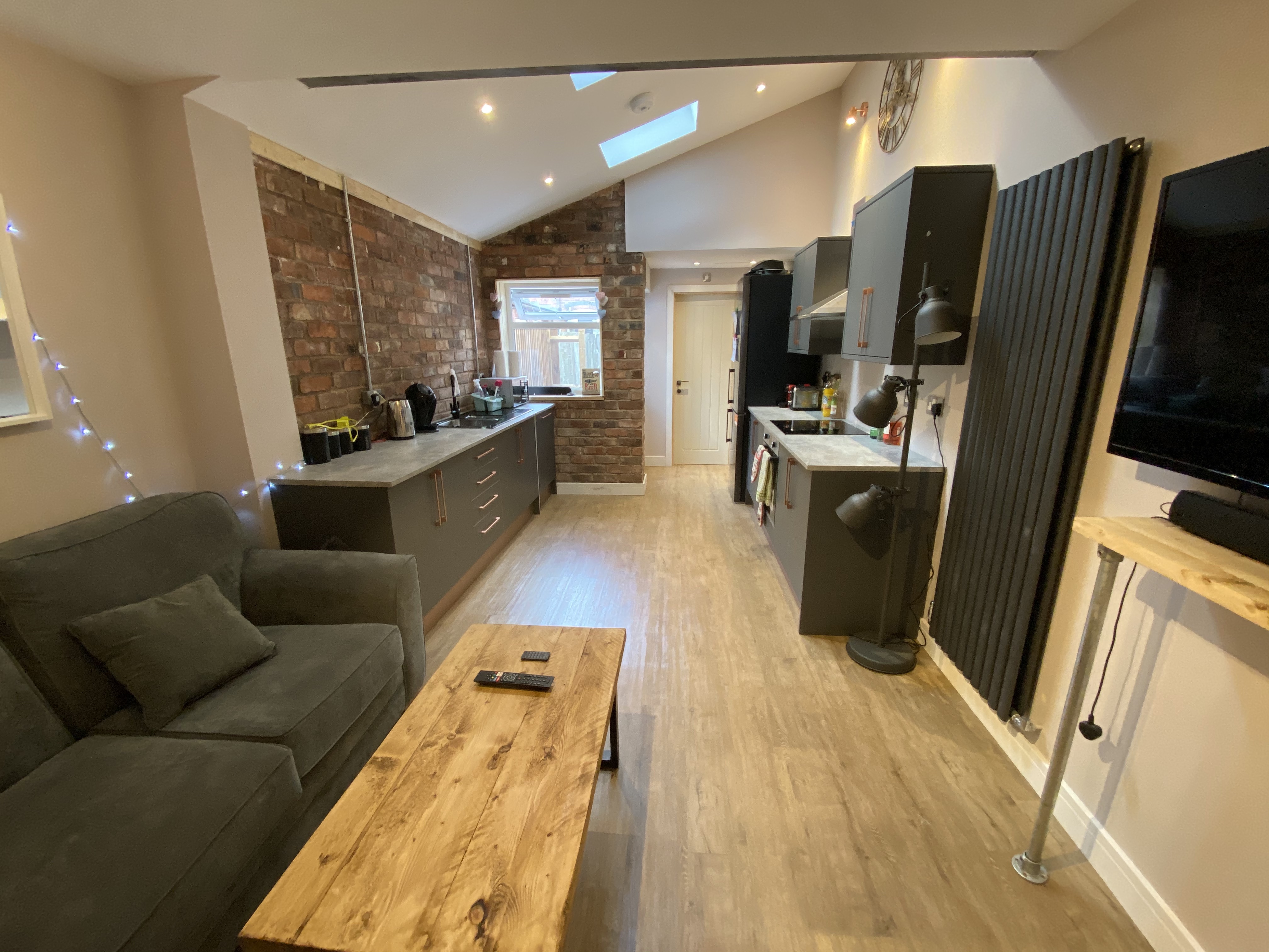 5 Bed house to Rent in Edgbaston | B16 9DY - Image 2
