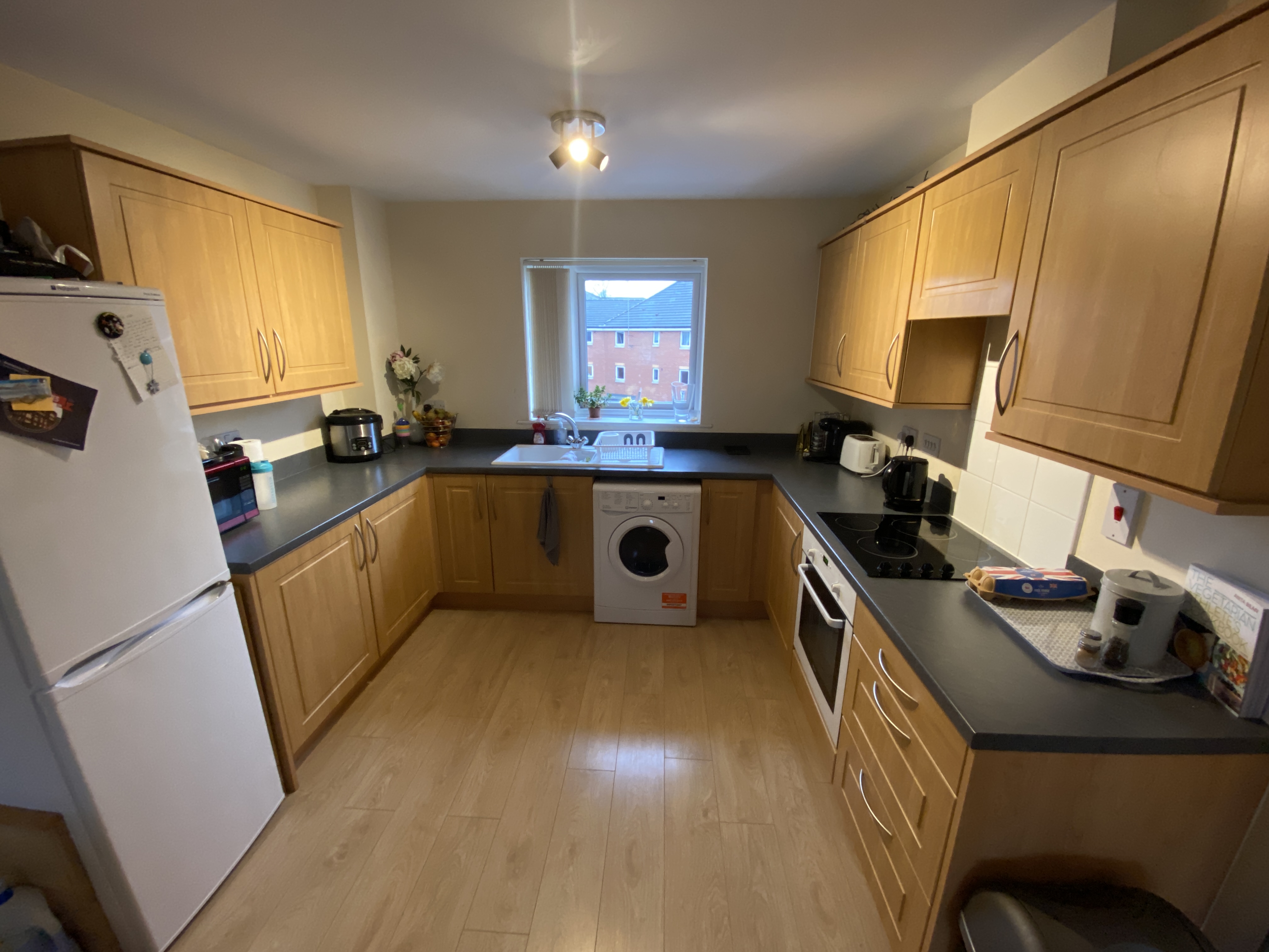 2 Bed flat to Rent in City Centre | B15 2GH - Image 3
