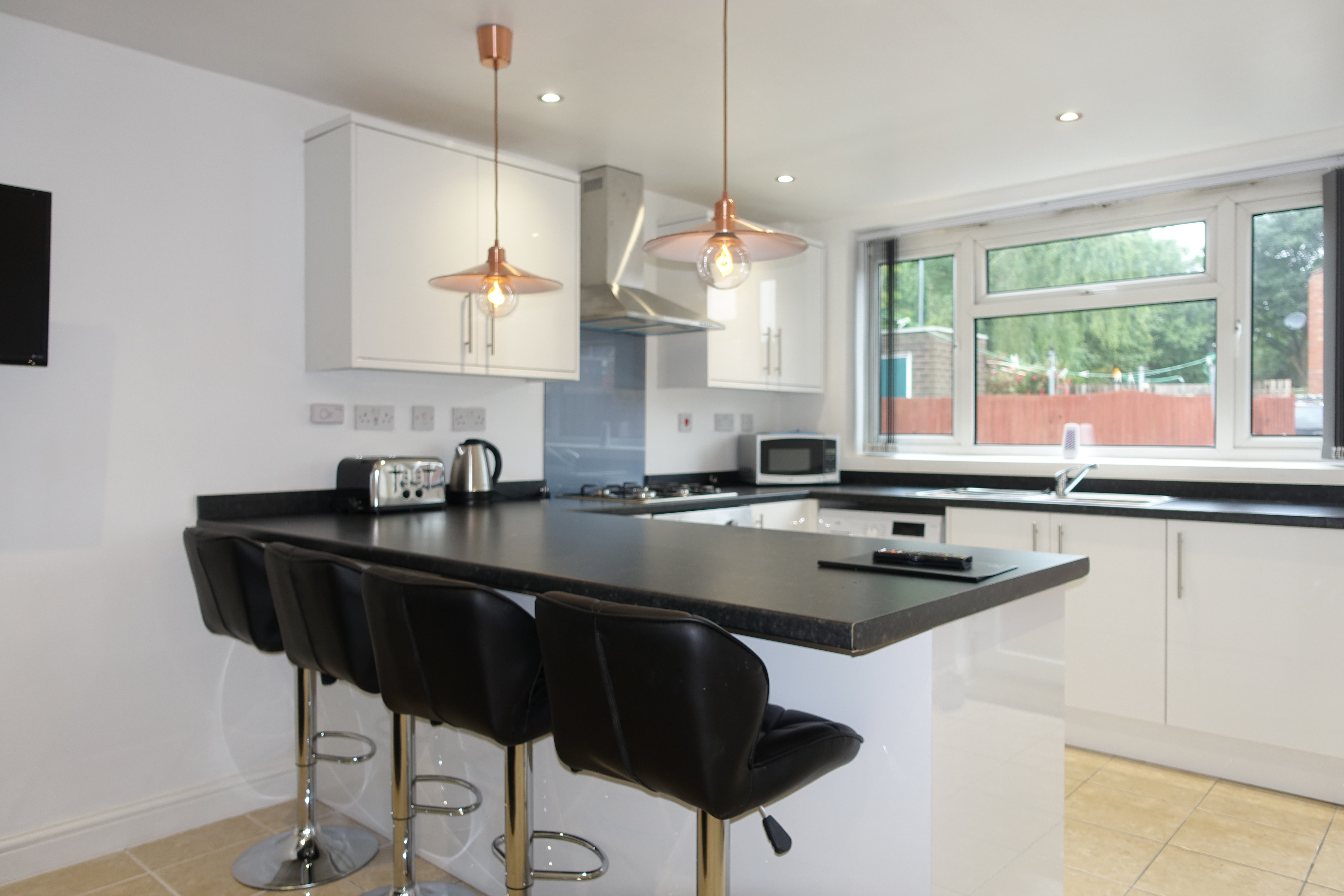4 Bed house to Rent in Edgbaston | B16 8UZ - Image 3