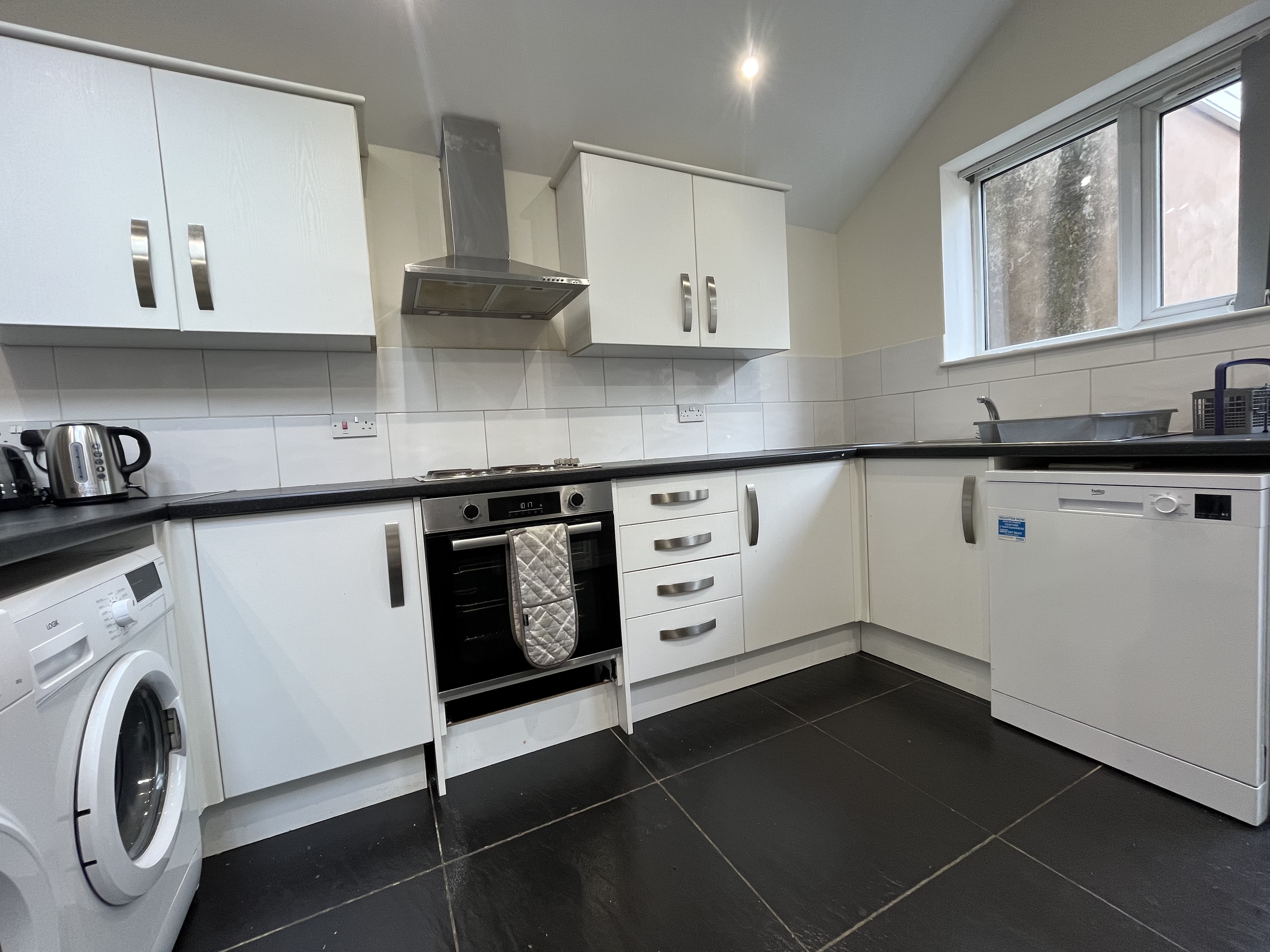 5 Bed house to Rent in Selly Oak | B29 6DS - Image 4