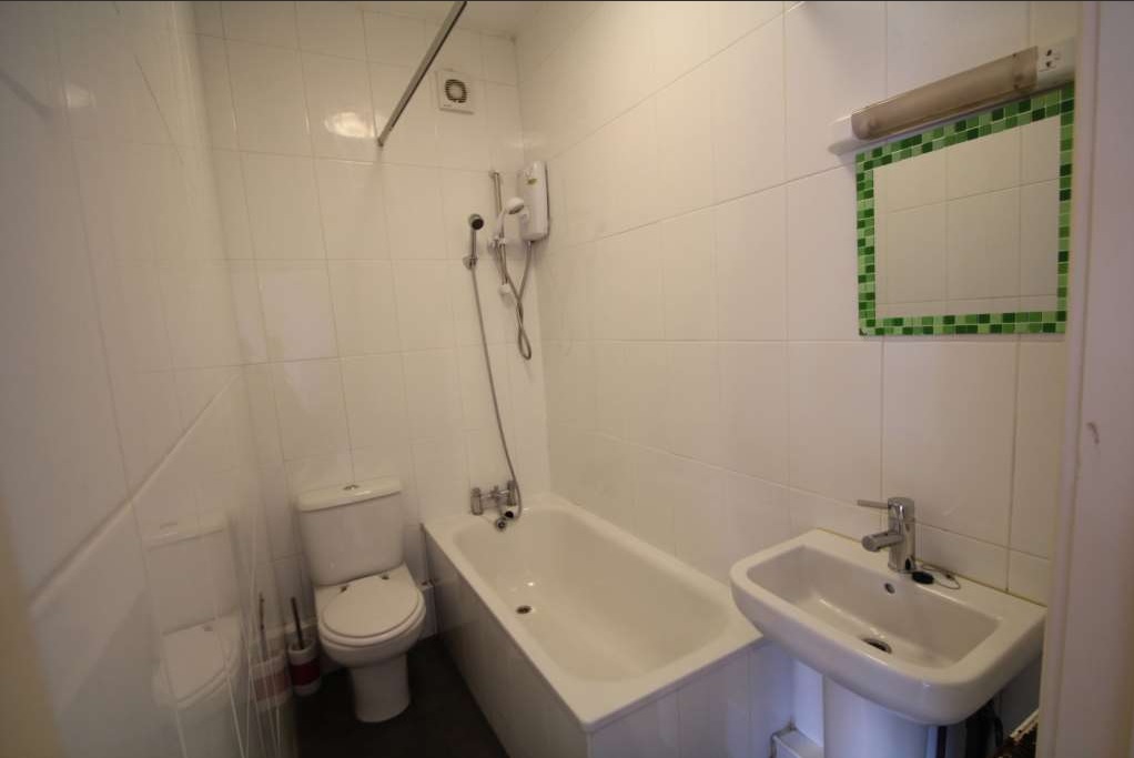 1 Bed flat to Rent in Lenton | NG7 2EL - Image 2