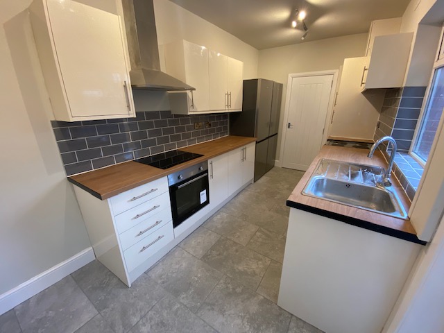 8 Bed house to Rent in Selly Oak | B29 7RZ - Image 2