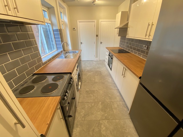 8 Bed house to Rent in Selly Oak | B29 7RZ - Image 4