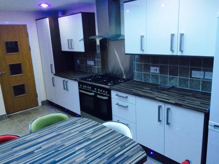 8 Bed house to Rent in Selly Oak | B29 6DB - Image 2