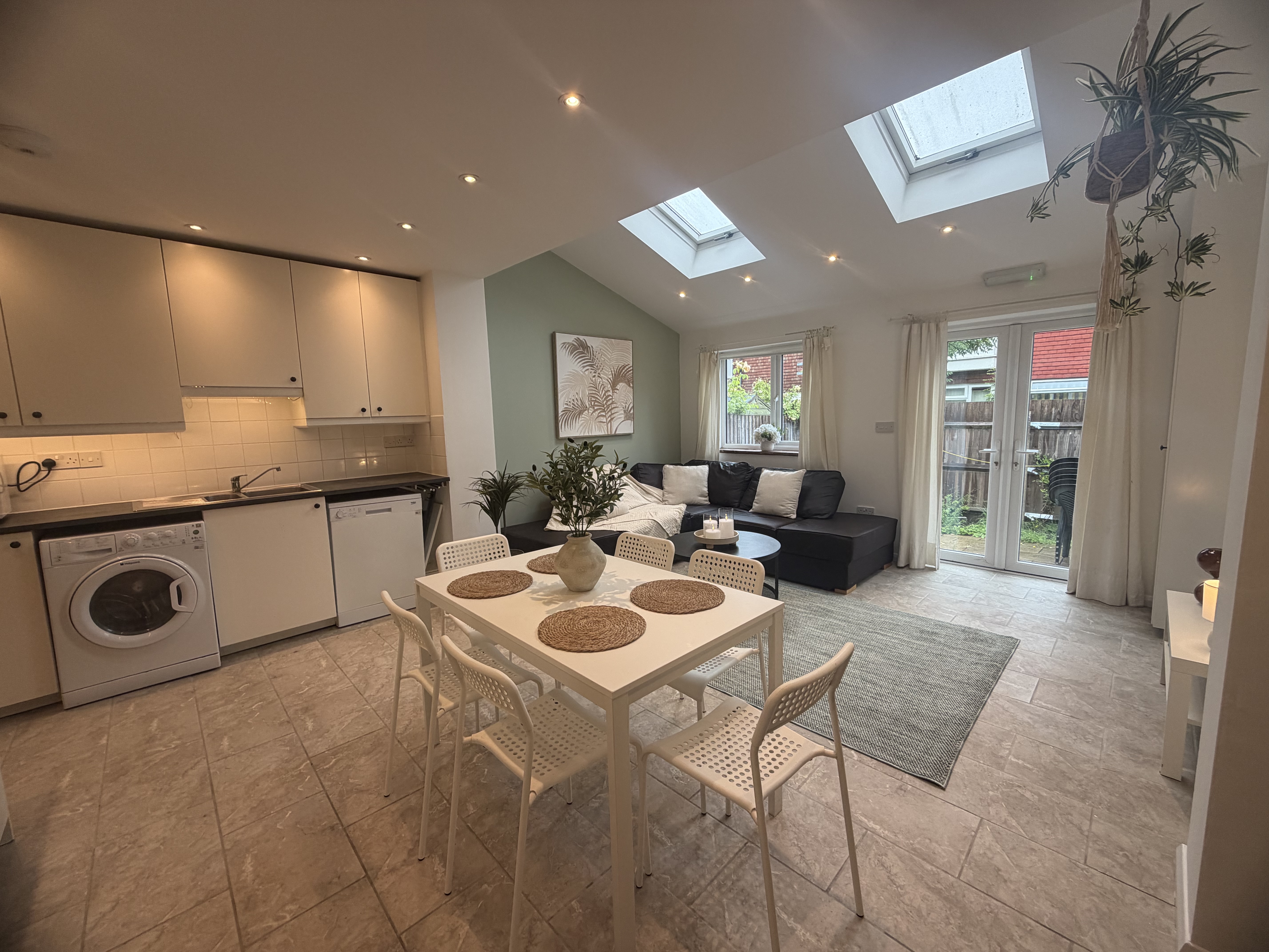 5 Bed house to Rent in Harborne | B17 0LA - Image 4