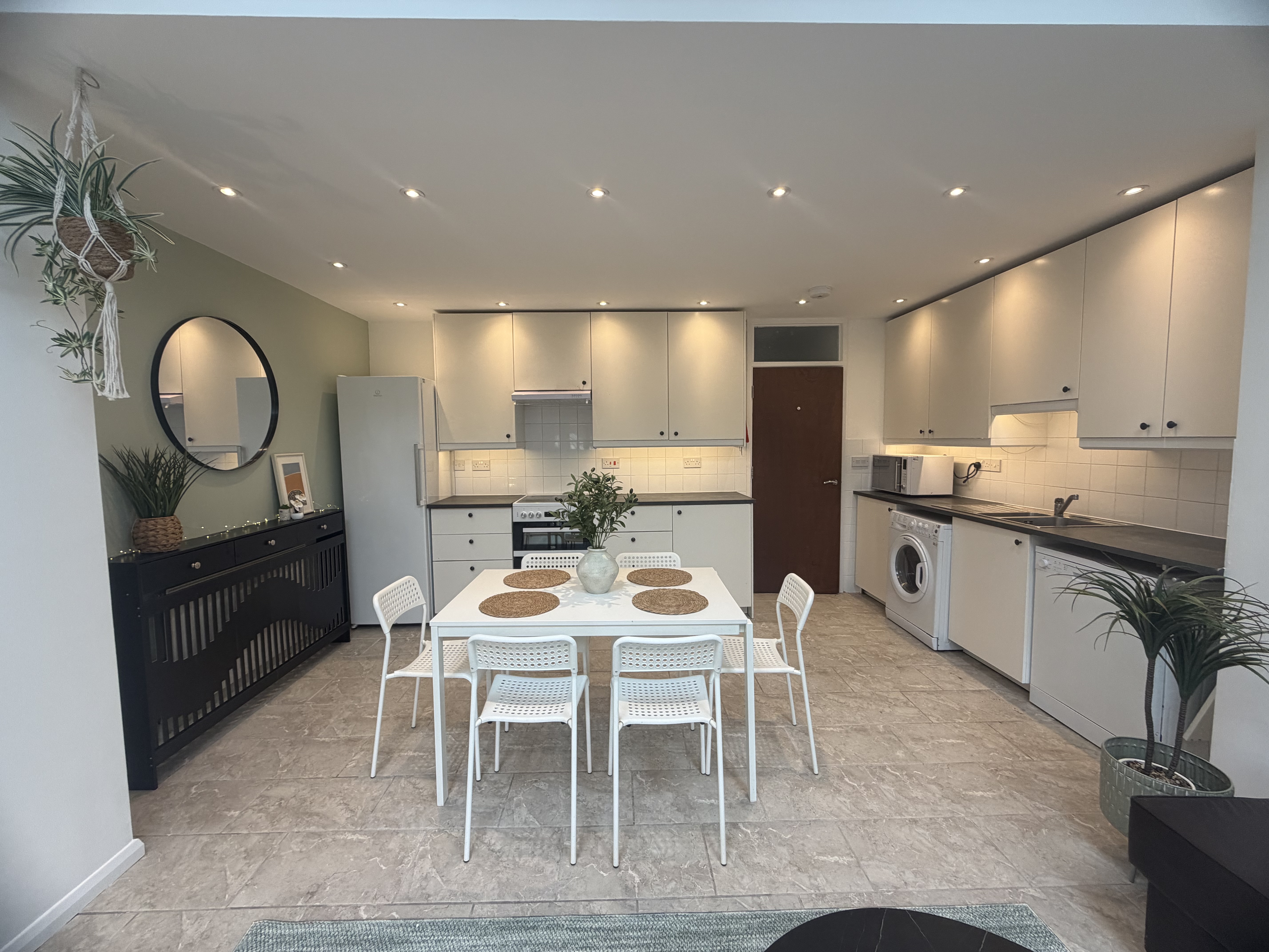 5 Bed house to Rent in Harborne | B17 0LA - Image 5