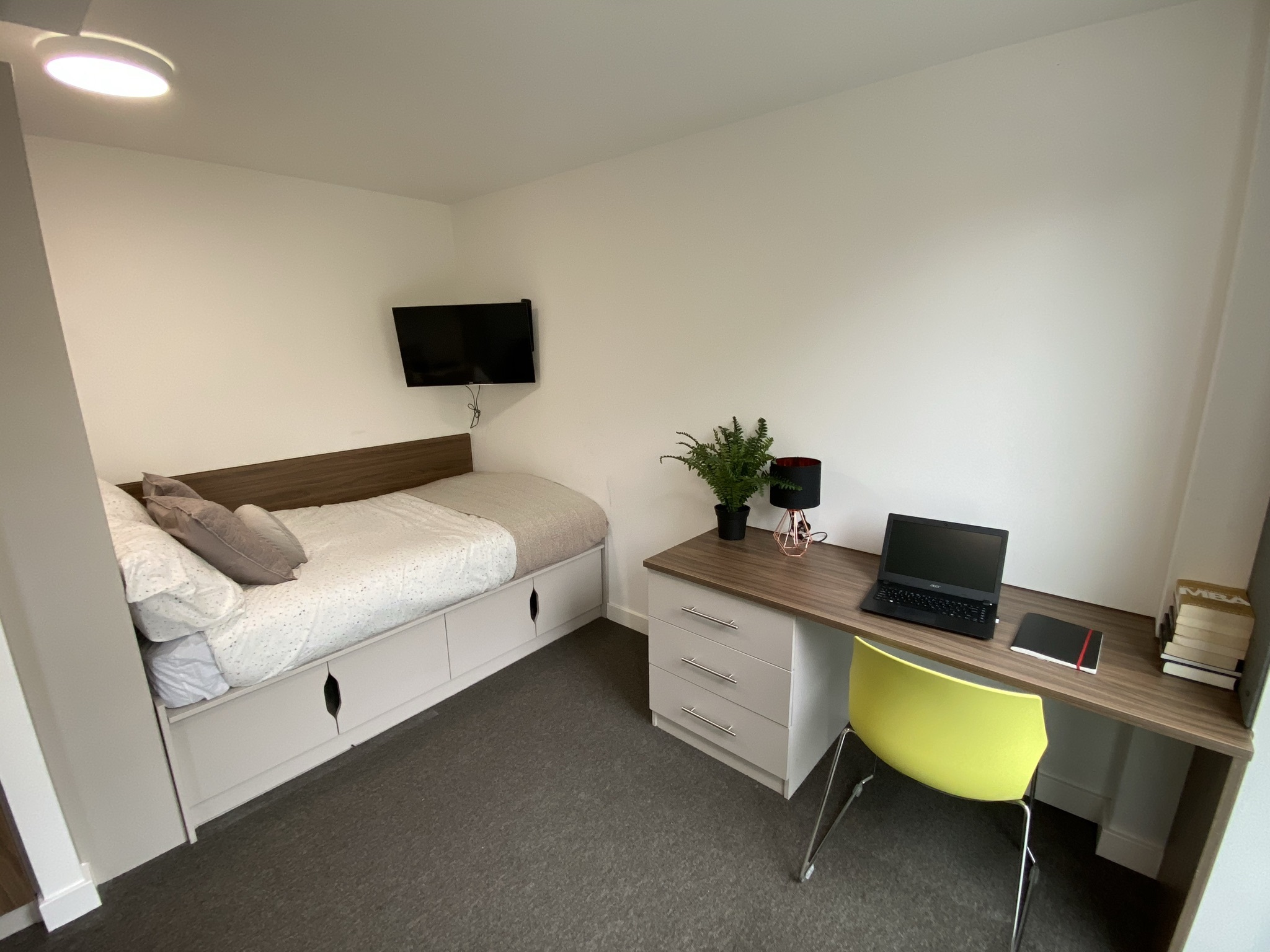 1 Bed flat to Rent in Five Ways | B15 1PL - Image 2