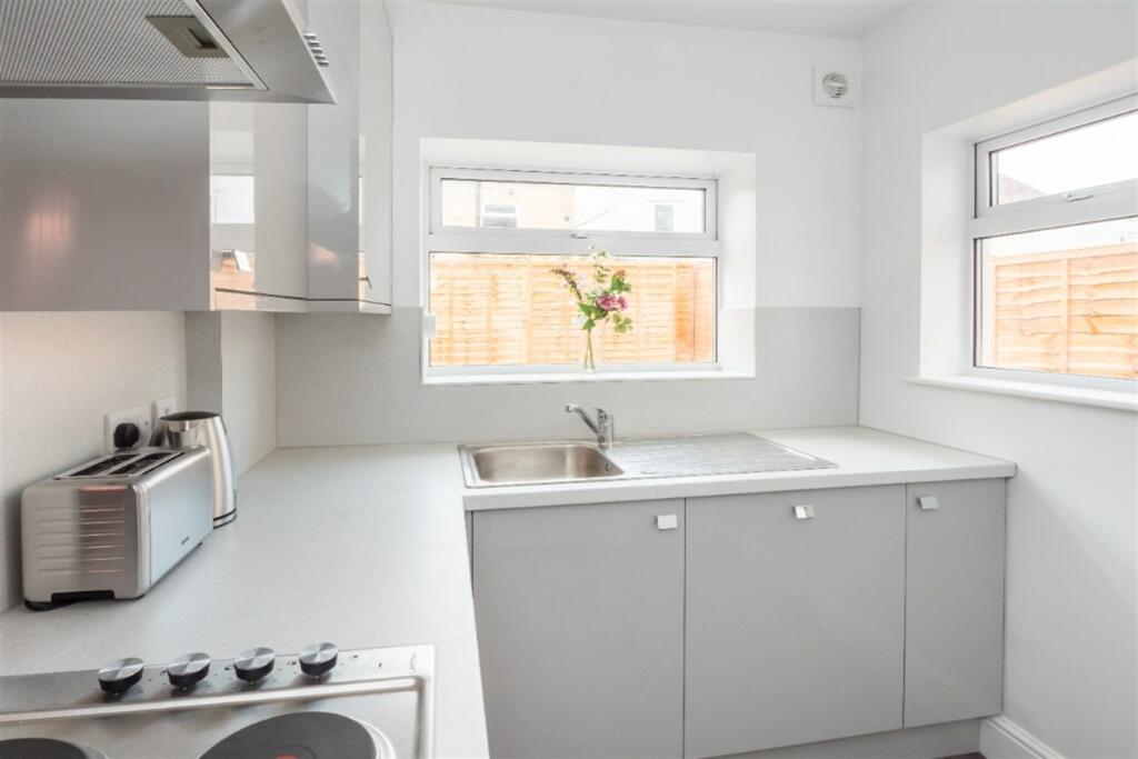 1 Bed house to Rent in Bedminster | Bs3 3PH - Image 3