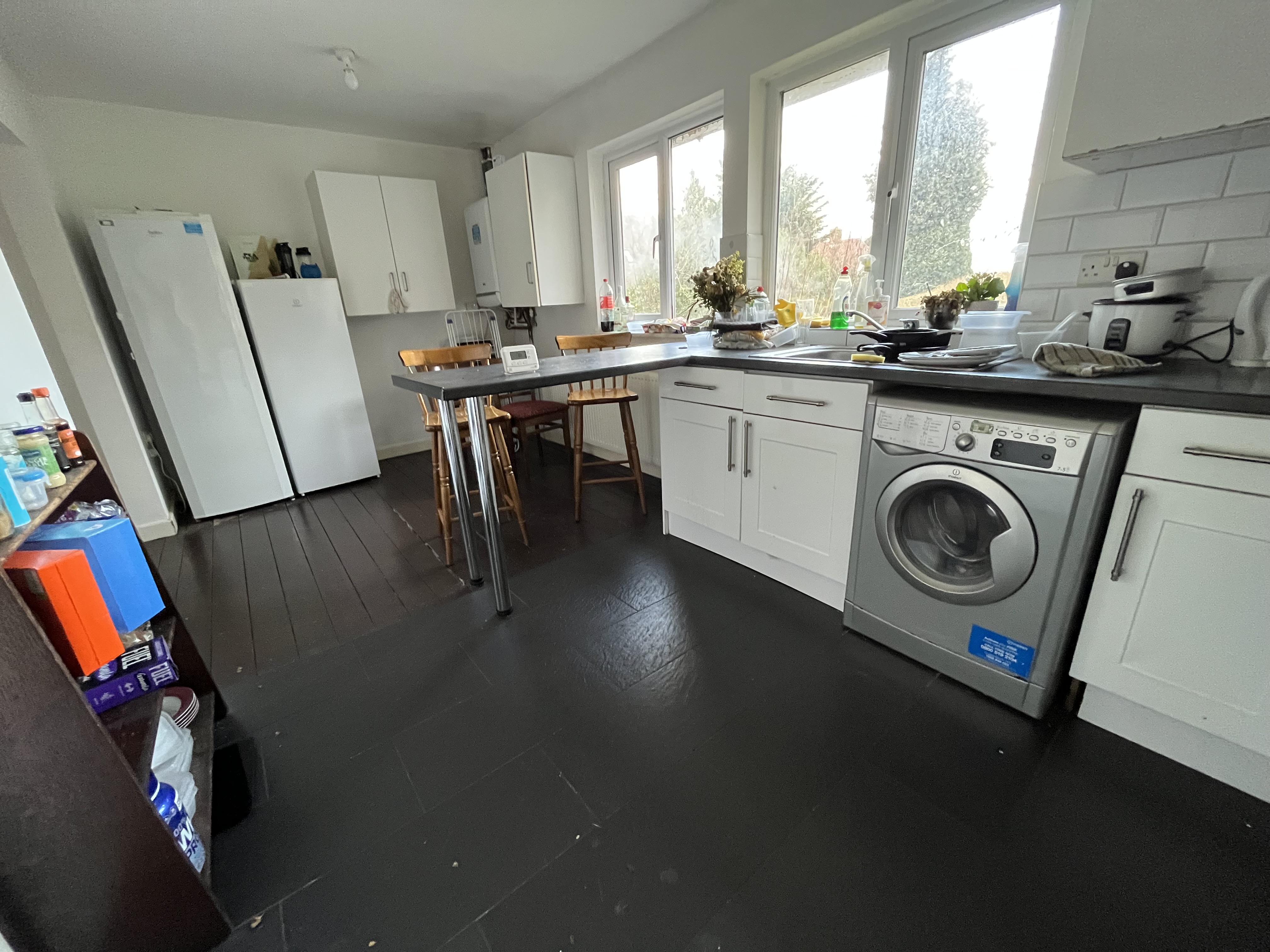 4 Bed house to Rent in Wollaton | NG8 1BZ - Image 2