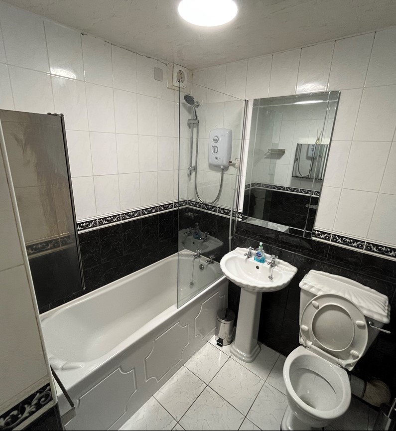 2 Bed flat to Rent in Ladywood | B16 8HQ - Image 4